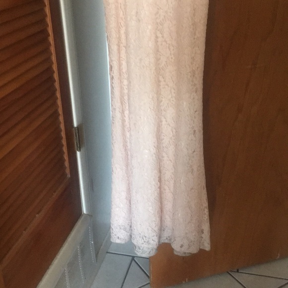 Beautiful Dress! - Picture 3 of 5